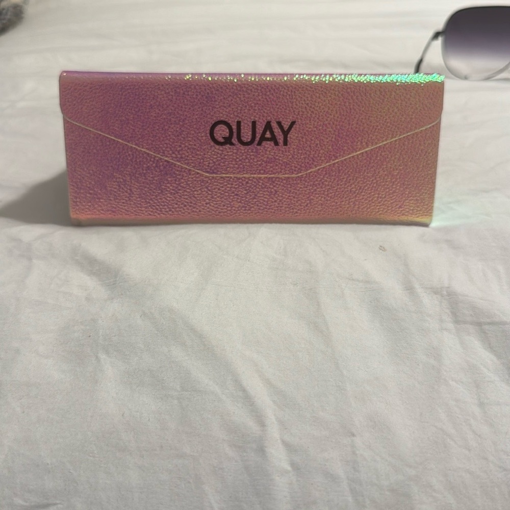 Quay Australia High Key Large Aviator Black Gradient Sunglasses - Picture 6 of 7